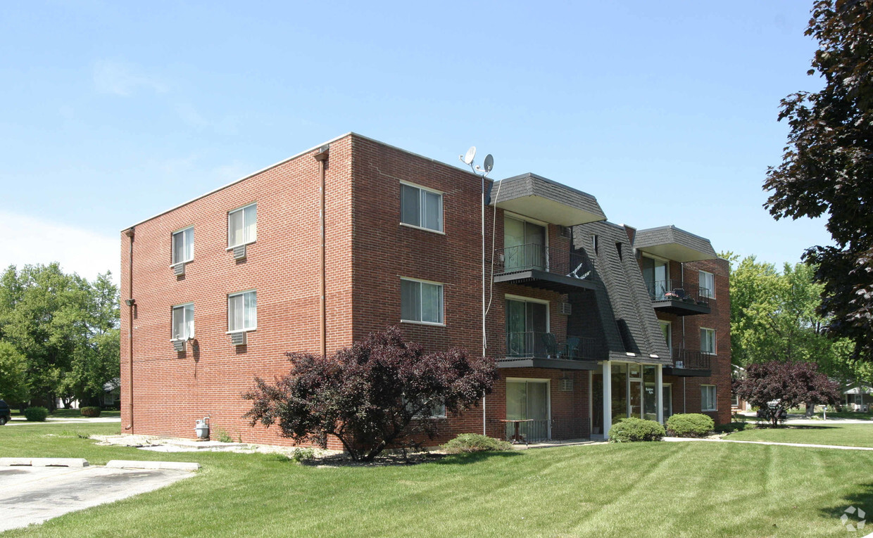 Raintree Apartments - Apartments in Alsip, IL | Apartments.com