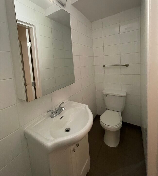 Photo du bâtiment - Stunning 2 Bedroom/1 Bath in beautiful Seymour Heights