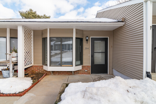 Building Photo - Ridgewood Heights Apartments