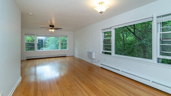 Building Photo - 224 Callan Ave