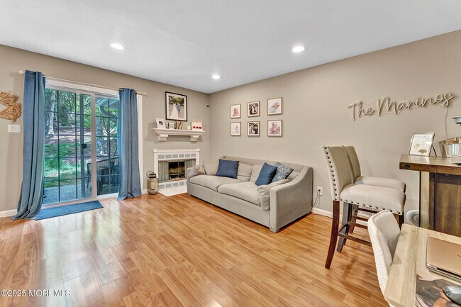 Building Photo - 43 Woodledge Ct