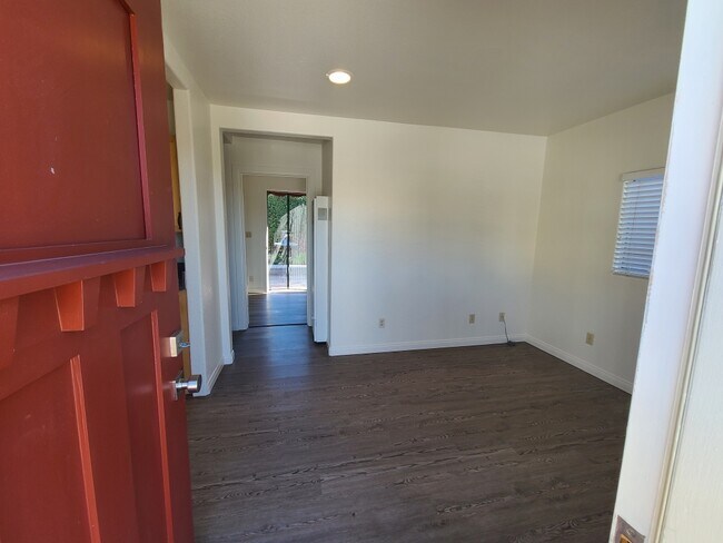 Building Photo - 203 Boeker Ave