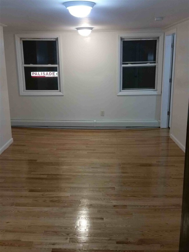Building Photo - 335 Palisade Ave