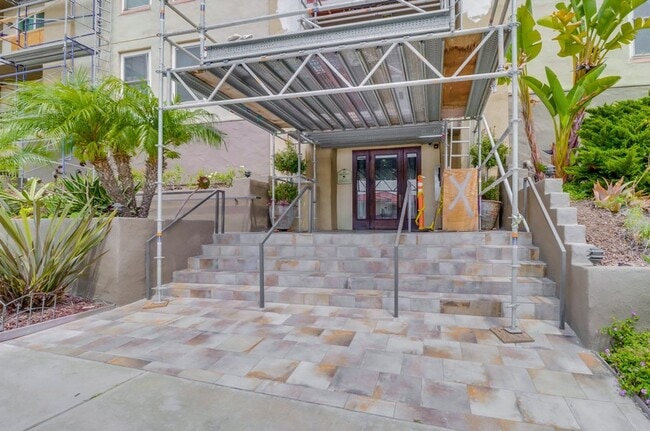Building Photo - Amazing 2 Bedroom in Bankers Hill