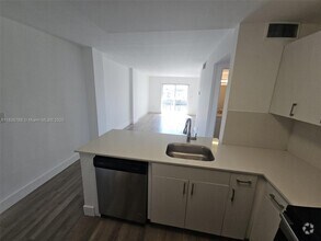 Building Photo - 8101 Crespi Blvd