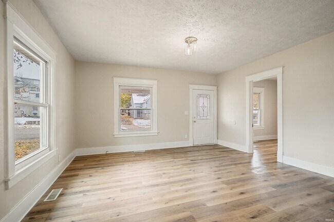 Foto del edificio - 1012 E Taylor St