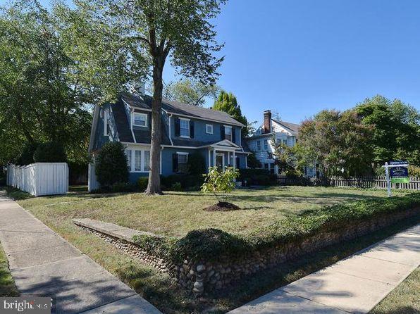 Building Photo - 400 Russell Rd