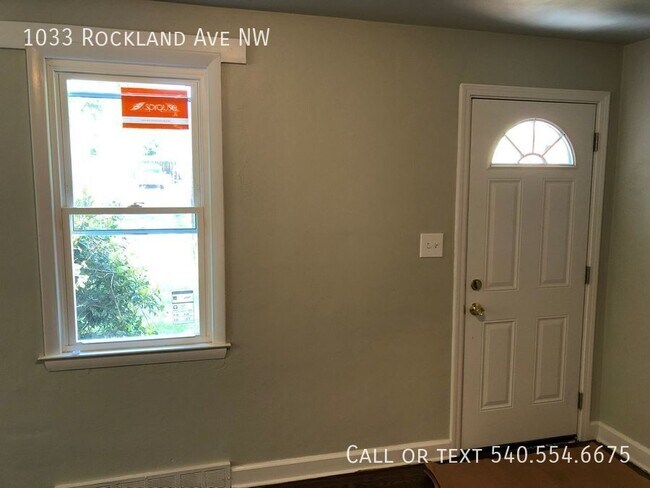 Foto del edificio - 1033 Rockland Ave NW