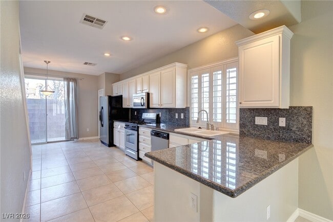 Foto del edificio - 6158 Adams Bay Ave