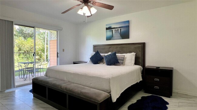 Foto del edificio - 2444 Sweetwater Club Cir
