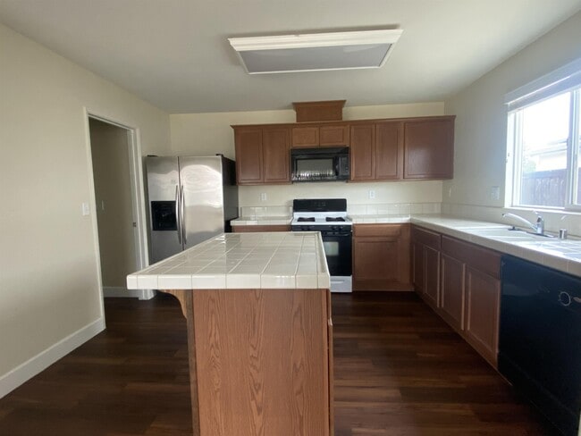Building Photo - 9397 Collier Ct