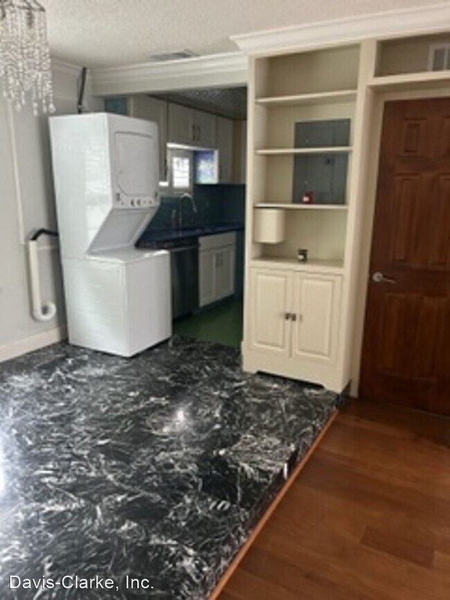 Foto del edificio - 2 br, 1.5 bath House - 5646 Townhouse Drive