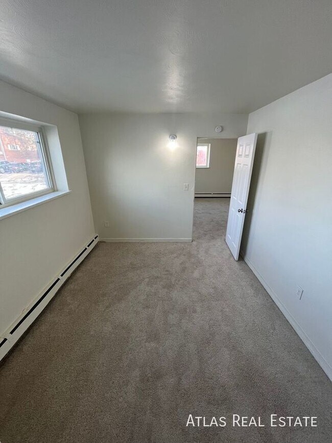 Building Photo - 1640 N Beeler St
