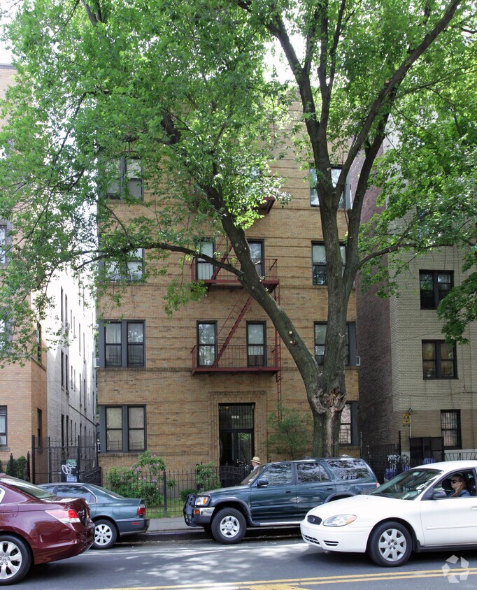 Foto del edificio - 373 Ocean Ave