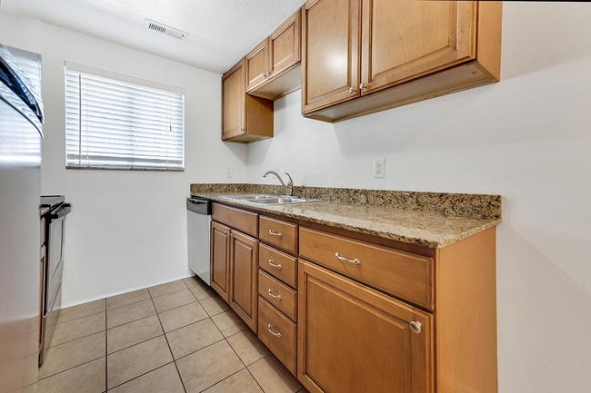 Building Photo - 455 N 400 W