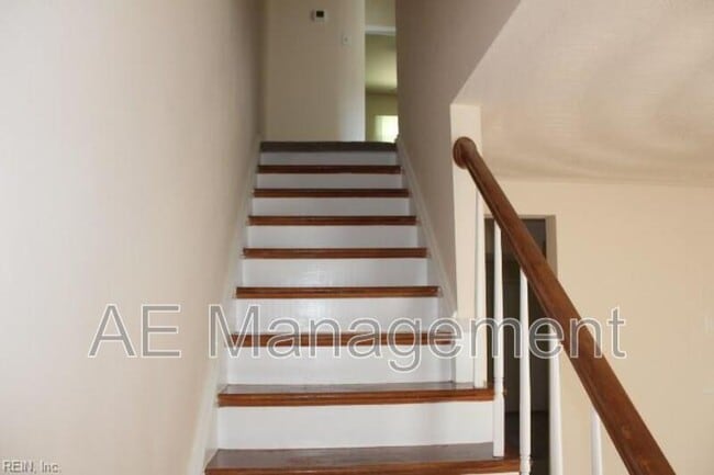 Foto del edificio - 1556 Darren Cir