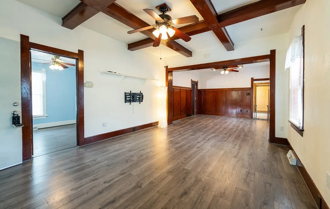 Foto del edificio - Large Beautiful Home