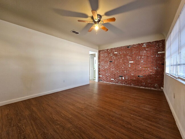 Building Photo - Another amazing 4 bedroom 2 bath rental in...