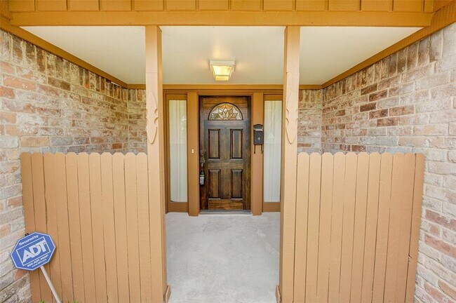 Building Photo - 5403 Clift Haven Dr