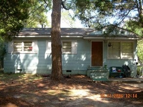 Building Photo - 619 10th Ave