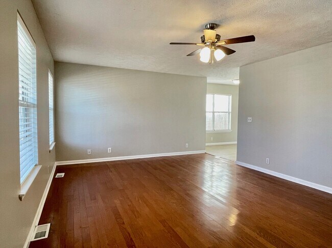 Building Photo - 1205 Stainback Ave