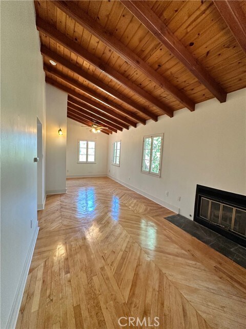 Foto principal - 4937 Topeka Dr
