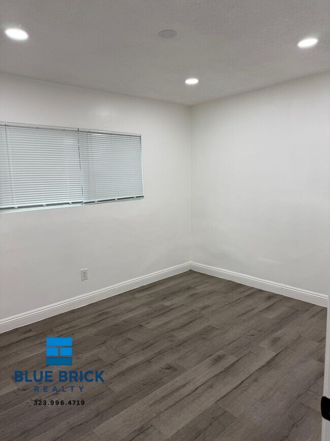 Foto del edificio - 5739 Halbrent Ave