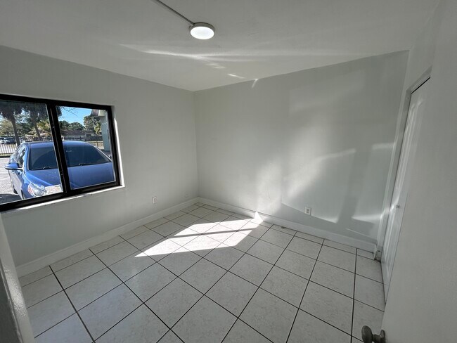 Building Photo - WEJ 13550 LLC - 18255