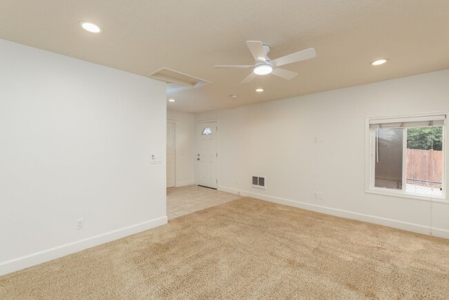 Building Photo - Studio in Oceanside!