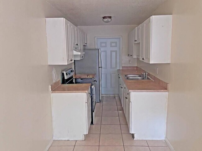 Foto del edificio - 2620 Riverland Dr