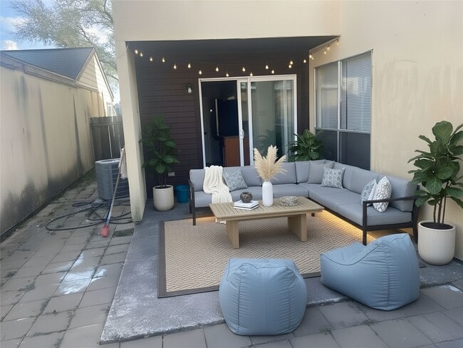 Foto del edificio - 12328 Springcrest Dr