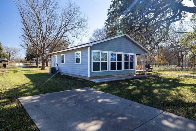 Foto del edificio - 1012 Buerger Ln