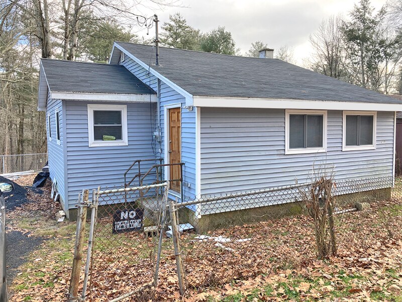 Primary Photo - 152 Lakeview Dr