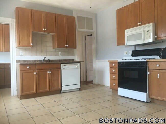 Building Photo - 794 Boylston St