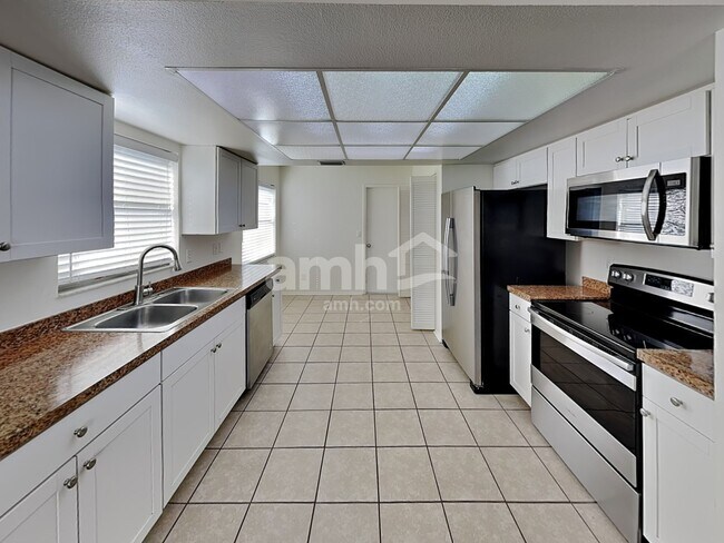 Foto del edificio - 6707 64th Ln E