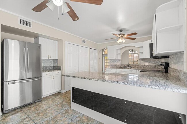Foto del edificio - 2411 Parsons Pond Cir