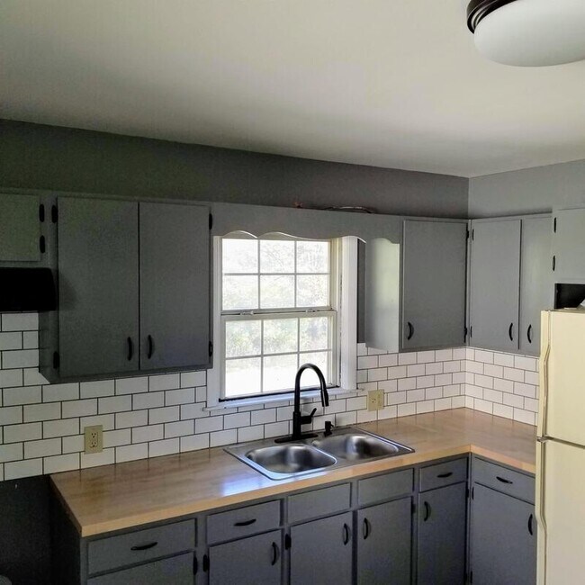 Building Photo - 4252 Postema Ct