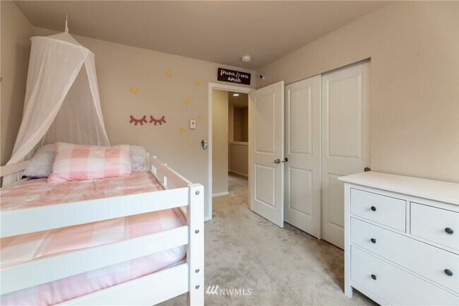 2nd Bedroom - 16522 1st Park SE