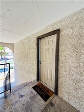 Building Photo - 2606 S Durango Dr