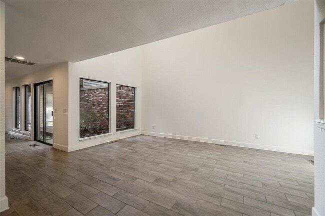 Building Photo - 2030 Three Stars Rd