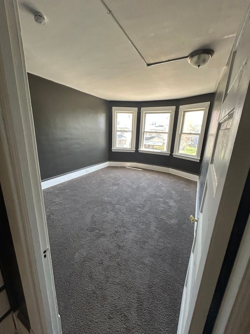 1210 E 84th St Cleveland, OH 44103 – photo 5
