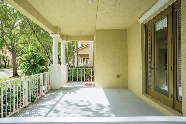 Building Photo - 1518 Fenton Dr