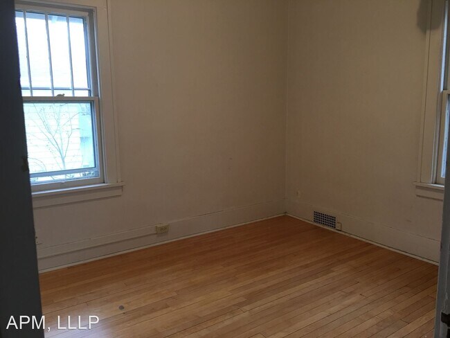 Building Photo - 3 br, 1 bath House - 1114 14th St N