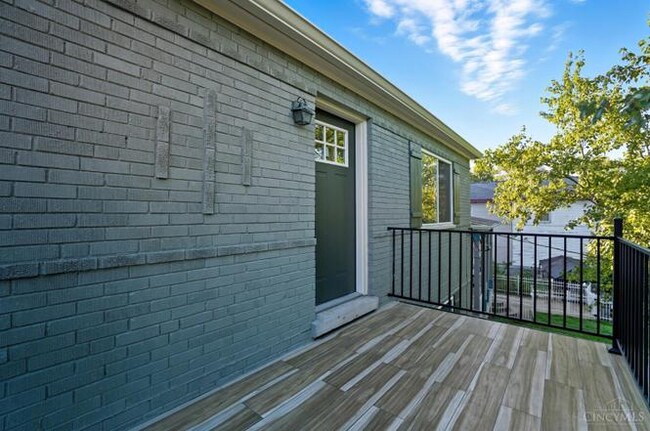 Foto del edificio - 5716 Hamilton Ave