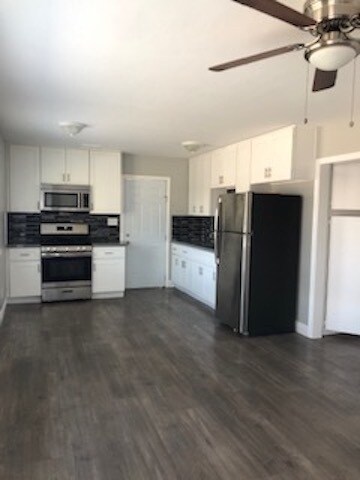 Foto del edificio - 8859 Troy St
