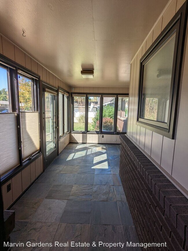 Building Photo - 3 br, 2 bath House - 1460 Northwestern Rd