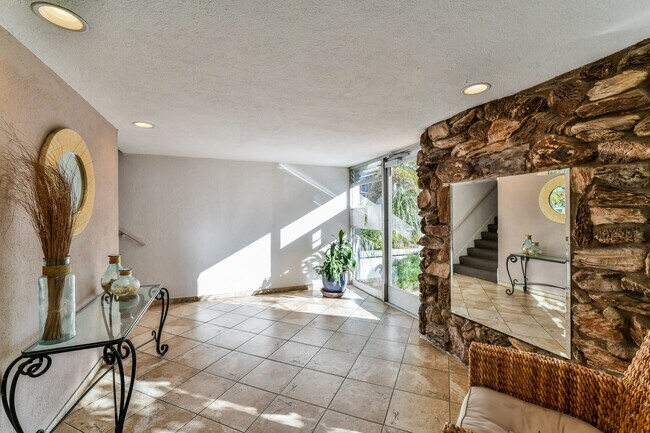 Foto del edificio - 1250 E Ocean Blvd