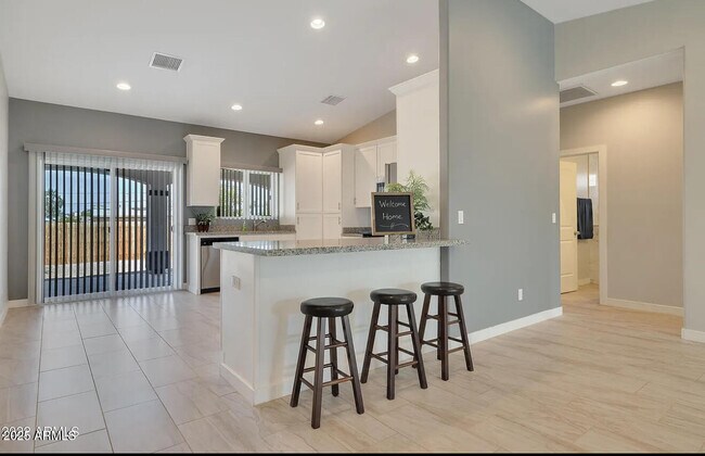 Foto del edificio - 10032 N 8th Ave