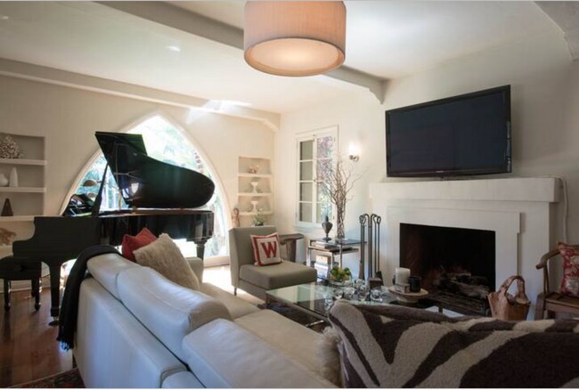 Sala de estar - 438 Smithwood Dr