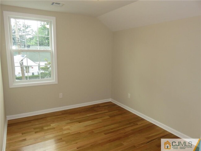 Foto del edificio - 36 Maple Ave